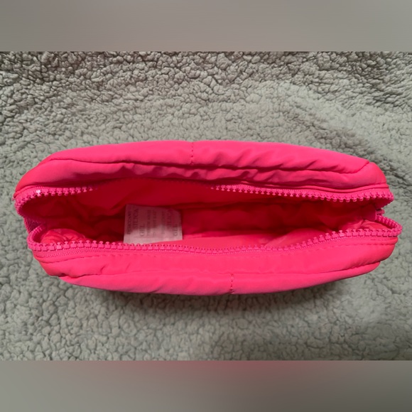 Cute makeup bag - Picture 2 of 4